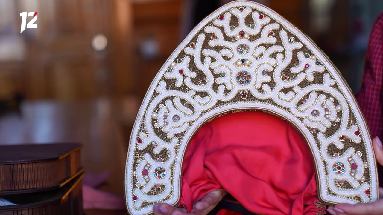 Омичка Ирина Казакова создаёт венцы и кокошники по старинным образцам Омичка Ирина Казакова создаёт венцы и кокошники по старинным образцам