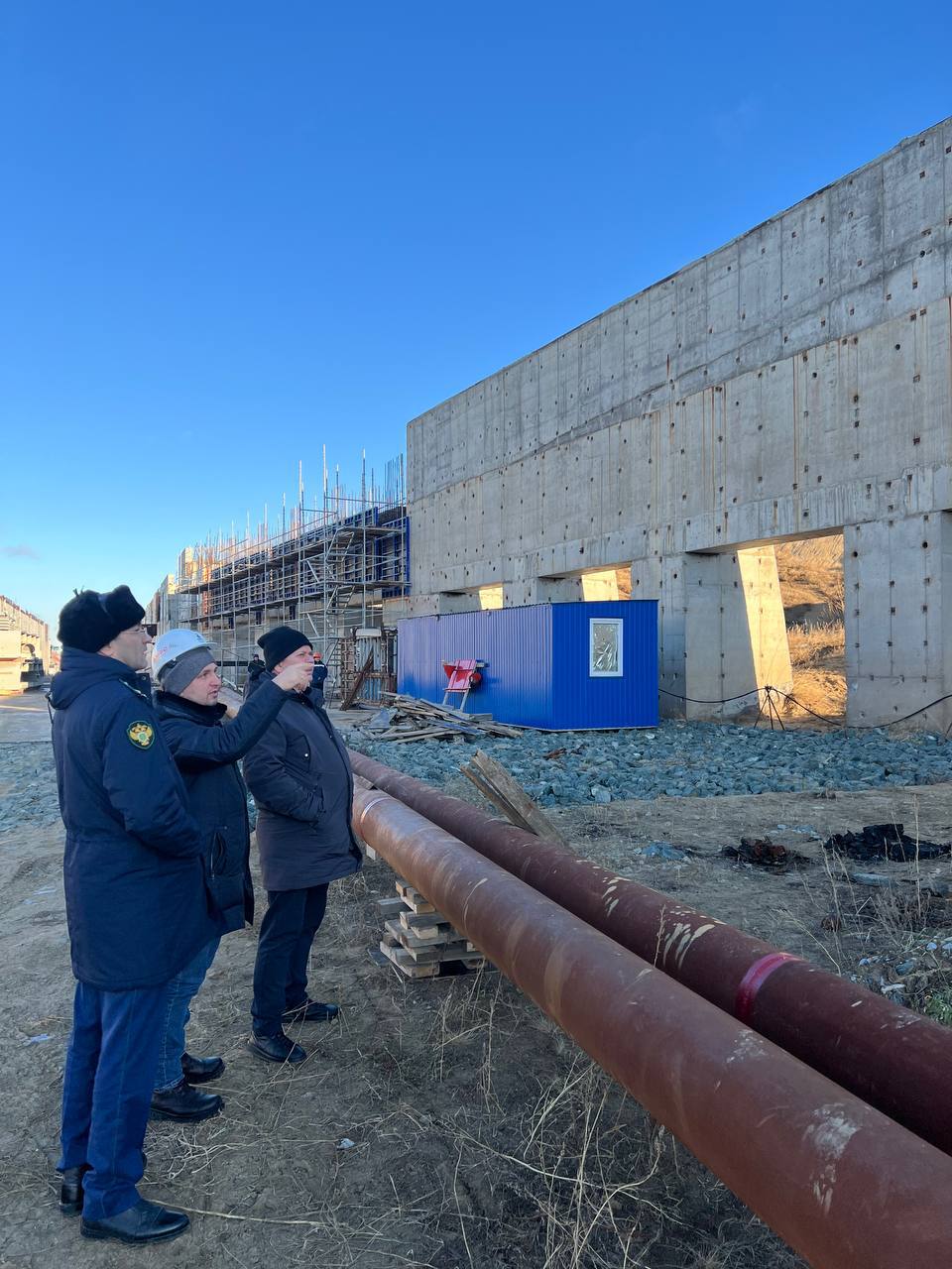 Прокуратура Омского района проводит проверку соблюдения трудовых прав работников, привлеченных к строительству Красногорского водоподъемного гидроузла на р. Иртыш