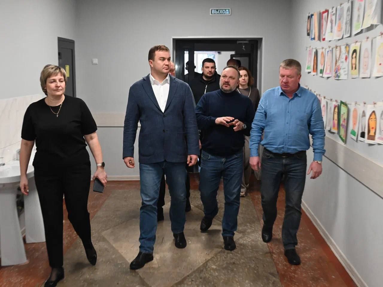 Губернатор Виталий Хоценко проинспектировал строительство и капитальный ремонт объектов образования в Омске и пригороде Губернатор Виталий Хоценко проинспектировал строительство и капитальный ремонт объектов образования в Омске и пригороде