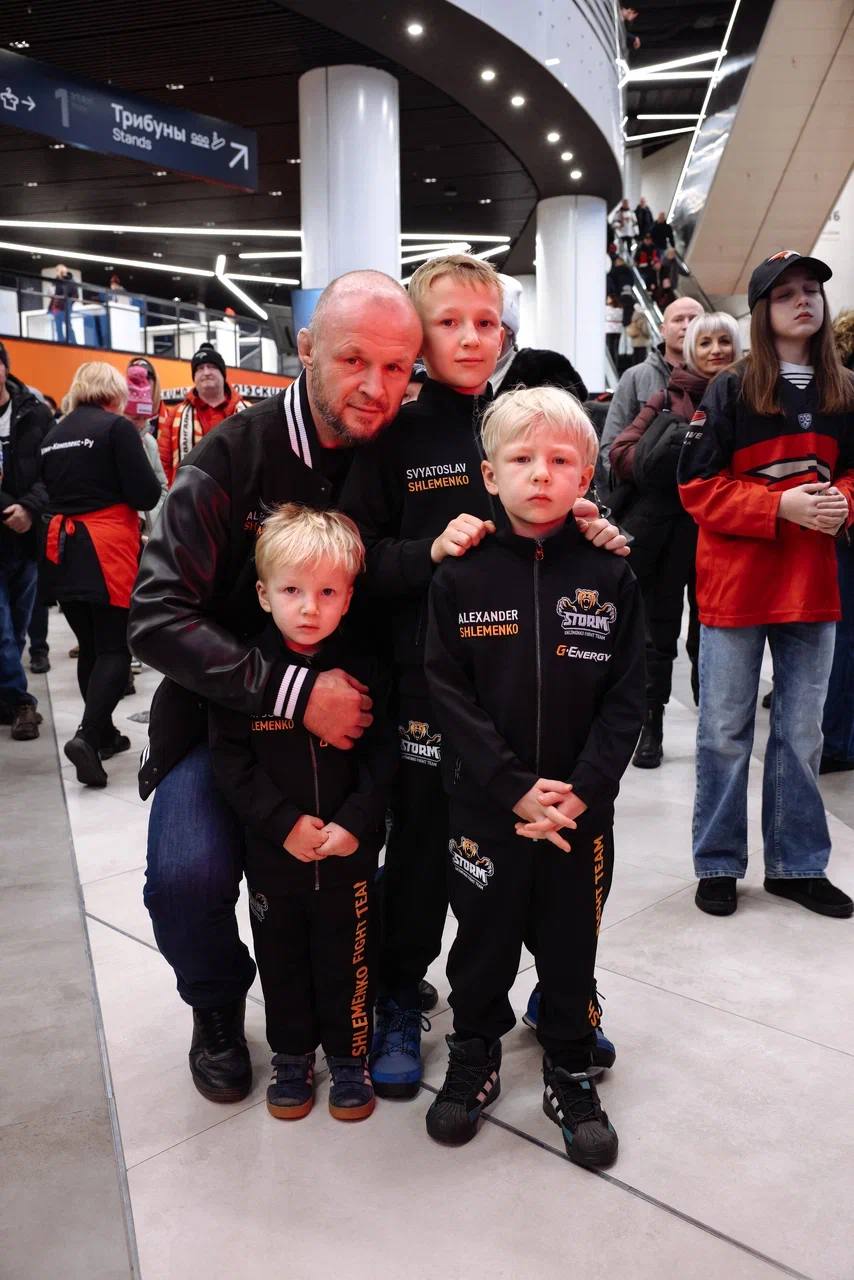 Открытая тренировка бойцов главного и со-главного поединков турнира SFC 12 сегодня прошла на G-Drive Арене Открытая тренировка бойцов главного и со-главного поединков турнира SFC 12 сегодня прошла на G-Drive Арене