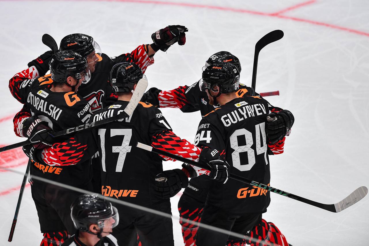 «Авангард» сыграет с московским «Спартаком» на домашнем льду