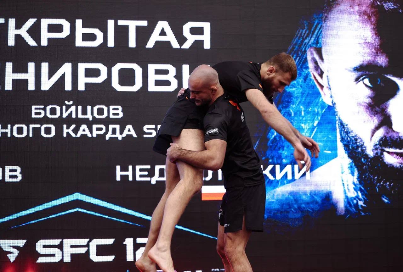Открытая тренировка бойцов главного и со-главного поединков турнира SFC 12 сегодня прошла на G-Drive Арене Открытая тренировка бойцов главного и со-главного поединков турнира SFC 12 сегодня прошла на G-Drive Арене