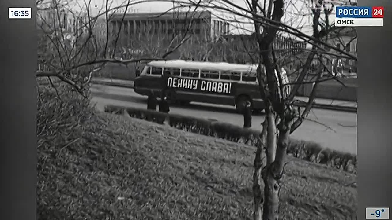 Репортаж из прошлого: апрельская демонстрация в честь 99-летия со дня рождения Владимира Ленина