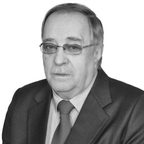 Умер пенсионер, упавший в яму с кипятком в Омске