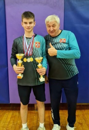 Артем Рыбочкин завоевал 3 медали в юниорской и юношеской серии Гран-при по бадминтону в Уфе