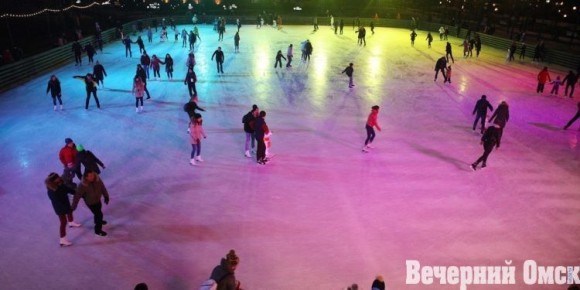 В Октябрьском округе готовят 17 катков к зиме