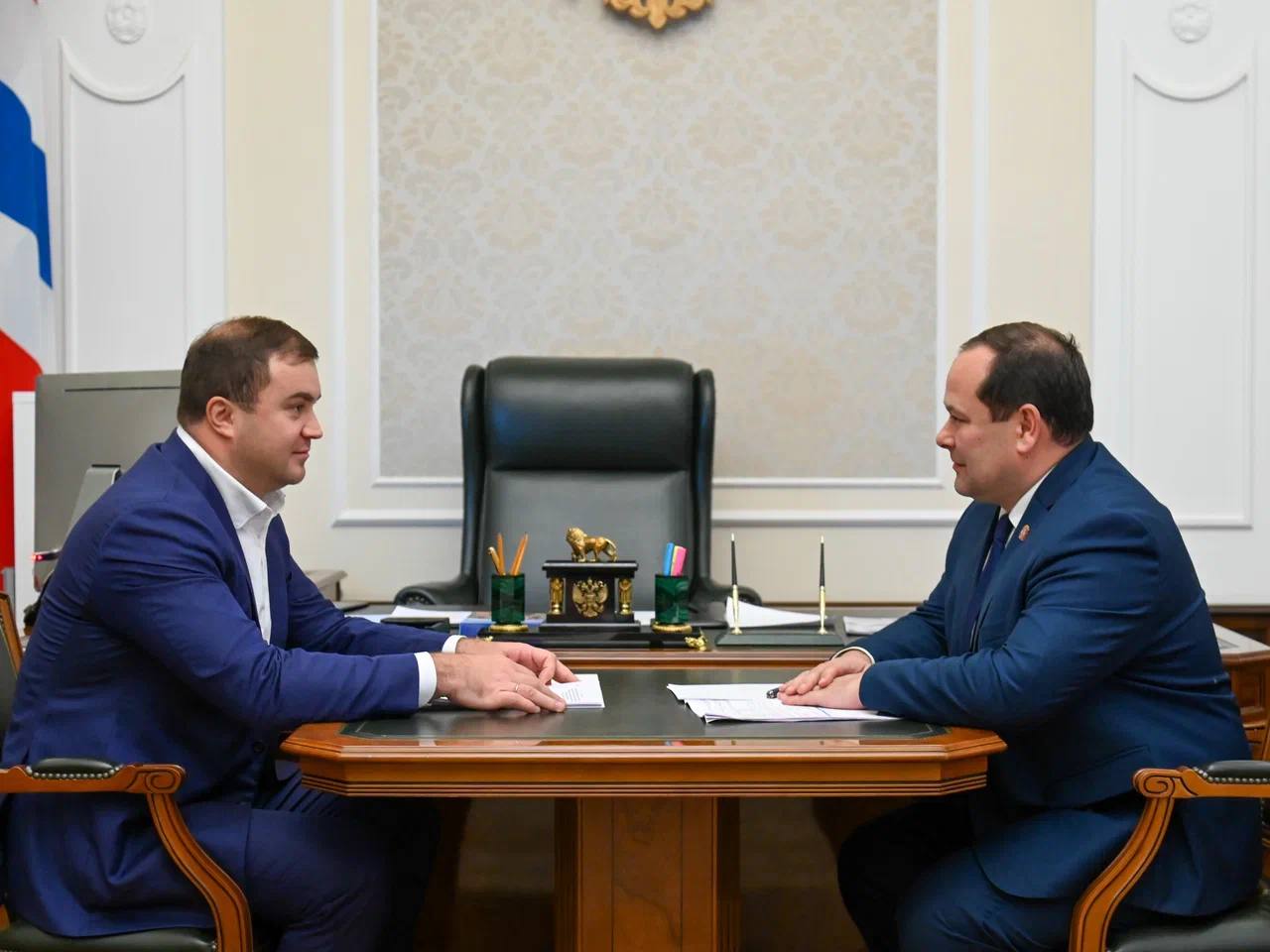 Виталий Хоценко: Сегодня принял с докладами руководителей Знаменского и Седельниковского районов Виталий Хоценко: Сегодня принял с докладами руководителей Знаменского и Седельниковского районов