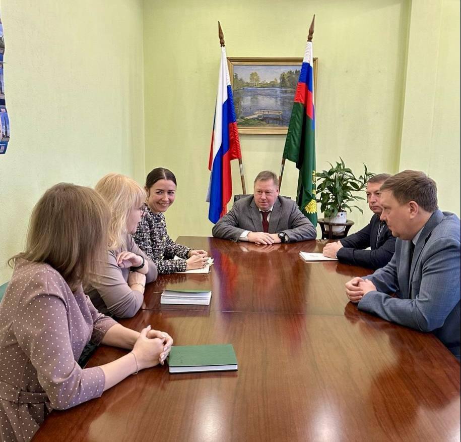 Алексей Пономарев провел рабочее совещание с коллективом ТУ Росимущества в Омской области