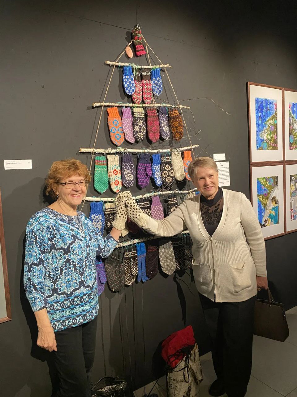 Единственная и неповторимая выставка авторской елки подЕЛЬники-7 открылась в Городском музее «Искусство Омска» Единственная и неповторимая выставка авторской елки подЕЛЬники-7 открылась в Городском музее «Искусство Омска»