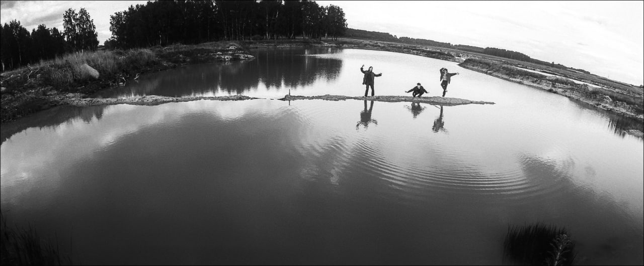 На популярном среди краеведов портале Pastvu с архивными снимками появились уникальные фотографии конца 1980-ых годов с культовым омским рок-музыкантом Егором Летовым и группой «Гражданская оборона» На популярном среди краеведов портале Pastvu с архивными снимками появились уникальные фотографии конца 1980-ых годов с культовым омским рок-музыкантом Егором Летовым и группой «Гражданская оборона»