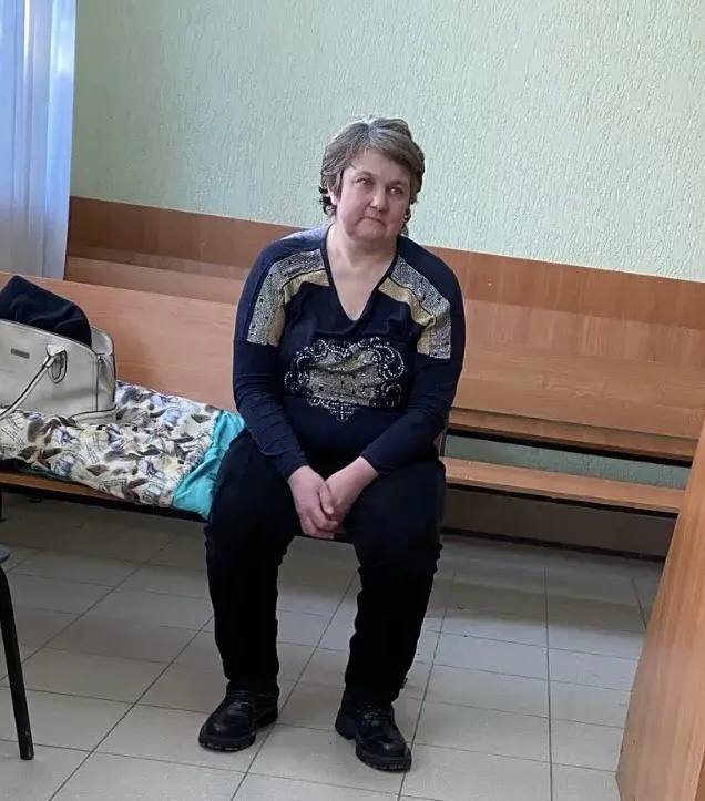 В Омске к лишению свободы приговорена местная жительница за истязание своей 7-летней дочери