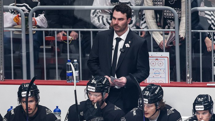 Инсайдеры раскрыли подробности перехода экс-тренера «Трактора» в «Авангард»