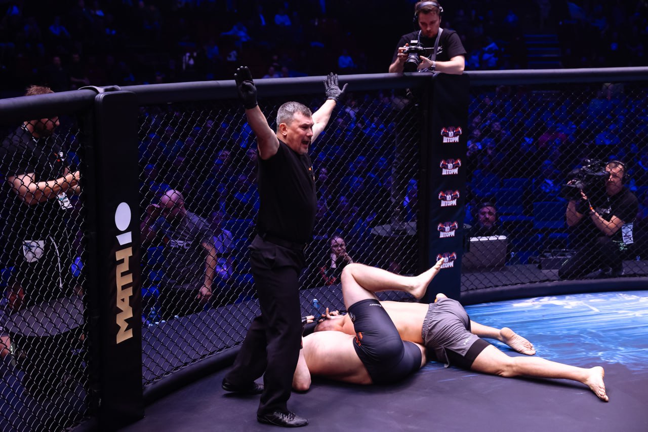 На турнире SFC 12 омский боец команды STORM Shlemenko Fight Team Александр Шепель победил техническим нокаутом в первом раунде соперника из Екатеринбурга Сергея Кузнецова На турнире SFC 12 омский боец команды STORM Shlemenko Fight Team Александр Шепель победил техническим нокаутом в первом раунде соперника из Екатеринбурга Сергея Кузнецова