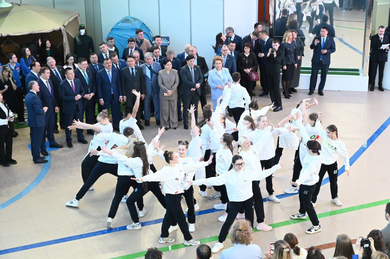 Омские пейзажи и история в одежде: коллекции молодых дизайнеров показали на выставке «Иртыш — река дружбы, река развития» Омские пейзажи и история в одежде: коллекции молодых дизайнеров показали на выставке «Иртыш — река дружбы, река развития»