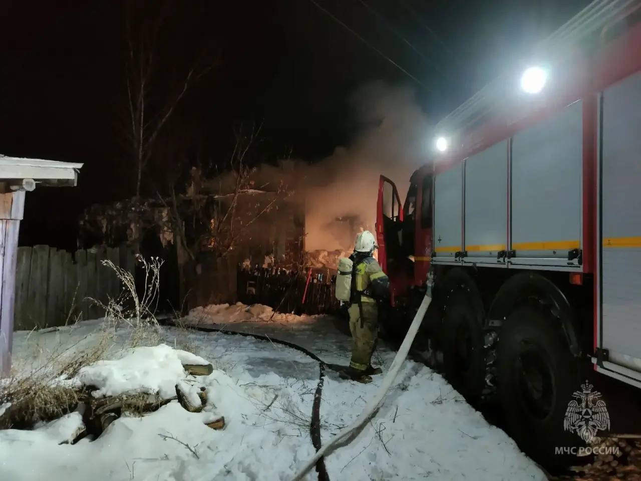 Трагедия в Нижнеомском районе: сгорел дом, погиб мужчина