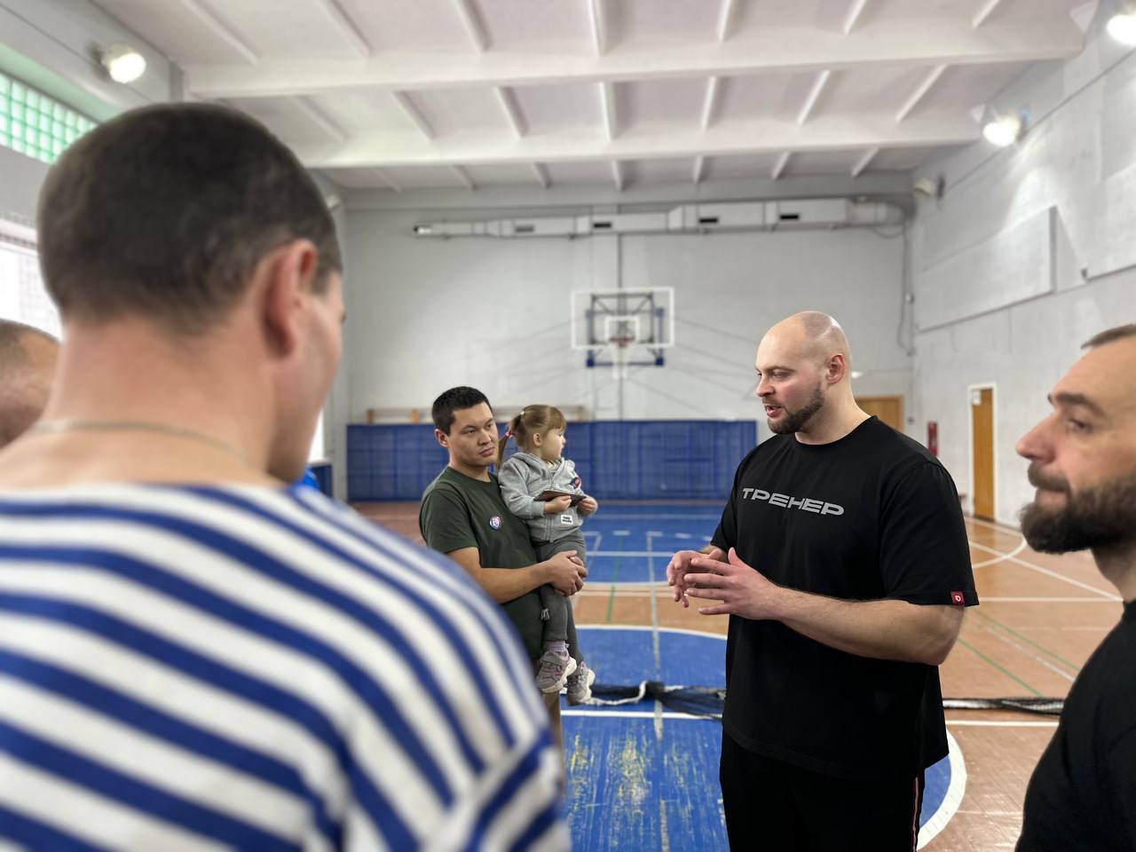 В Омске для семей участников и ветеранов СВО провели семейный спортивный фестиваль «Папа, мама, я — спортивная семья» В Омске для семей участников и ветеранов СВО провели семейный спортивный фестиваль «Папа, мама, я — спортивная семья»