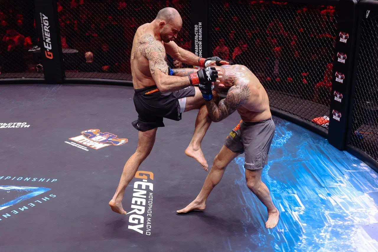 Омич Андрей Корешков одержал победу над Петром Недзельским на турнире SFC 12 Омич Андрей Корешков одержал победу над Петром Недзельским на турнире SFC 12