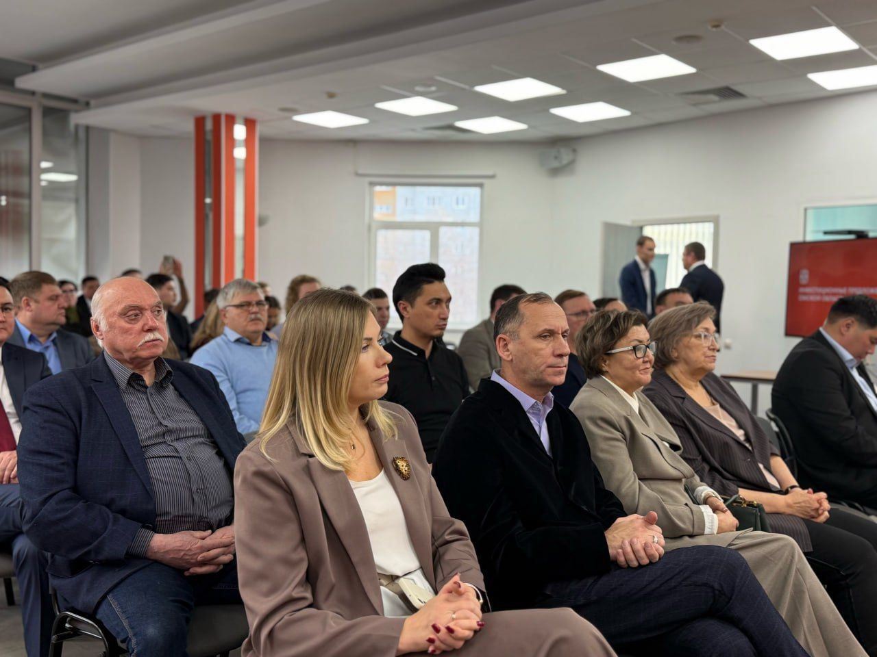 Омские меры поддержки экспортеров вызвали интерес у делегации из Казахстана Омские меры поддержки экспортеров вызвали интерес у делегации из Казахстана