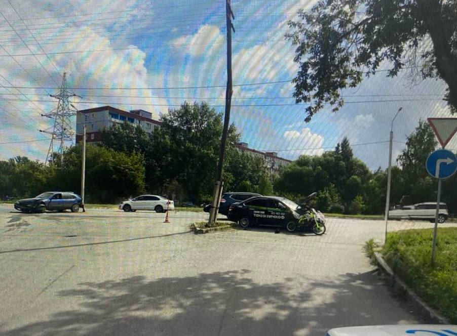 В Омске прокуратура направила в суд уголовное дело в отношении 40-летнего водителя, обвиняемого в причинении тяжкого вреда здоровью несовершеннолетнему мотоциклисту