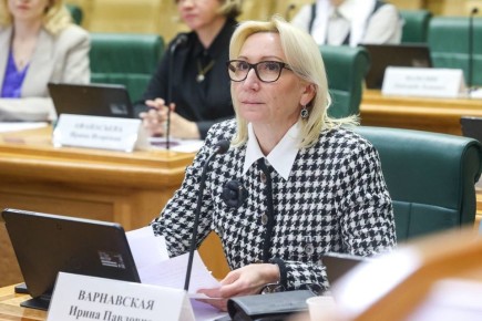 Глава регионального Минтруда Ирина Варнавская презентовала омский проект «Демографический десант» в Совете Федерации