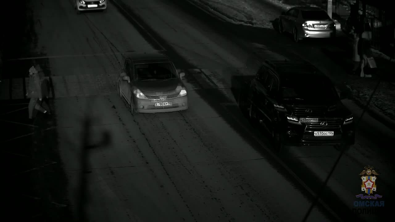 Водители зачастую пересекают встречную полосу при совершении обгона, не обращая внимания на запрещающие знаки или дорожную разметку