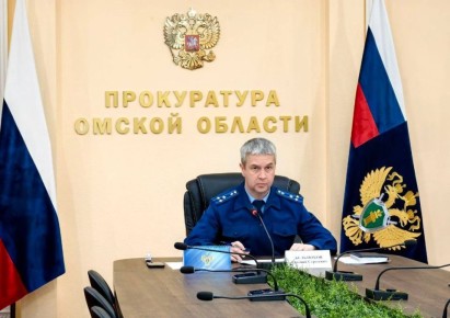 Заместитель прокурора Омской области Евгений Бельтюков провел личный прием жителей Тевризского района