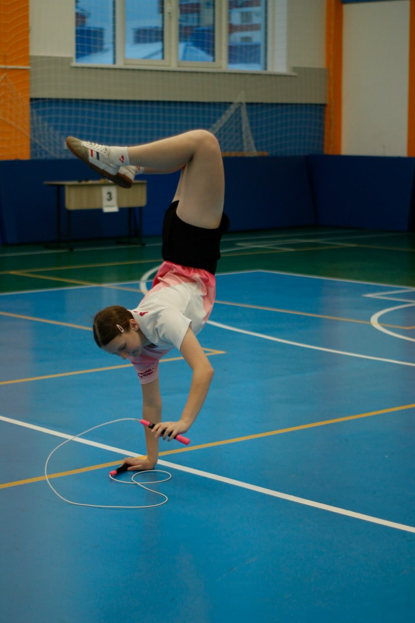 В Омске в рамках фестиваля по роуп-скиппингу «Сибирский вызов» состоялись областные старты по спортивной скакалке В Омске в рамках фестиваля по роуп-скиппингу «Сибирский вызов» состоялись областные старты по спортивной скакалке