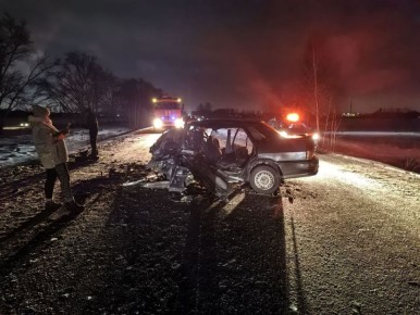 В Омском районе в ДТП машине "смяло" половину кабины