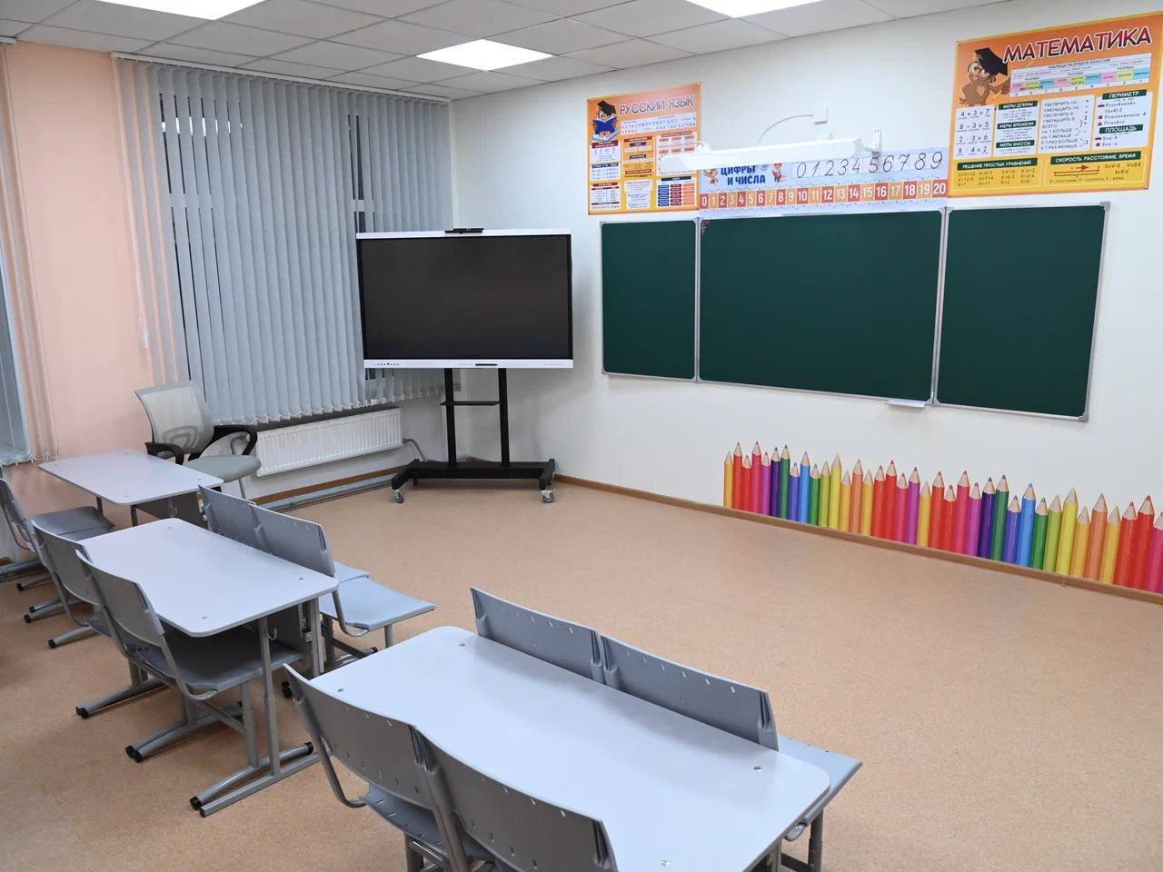 Виталий Хоценко оценил обновлённую школу в Тарском районе Виталий Хоценко оценил обновлённую школу в Тарском районе