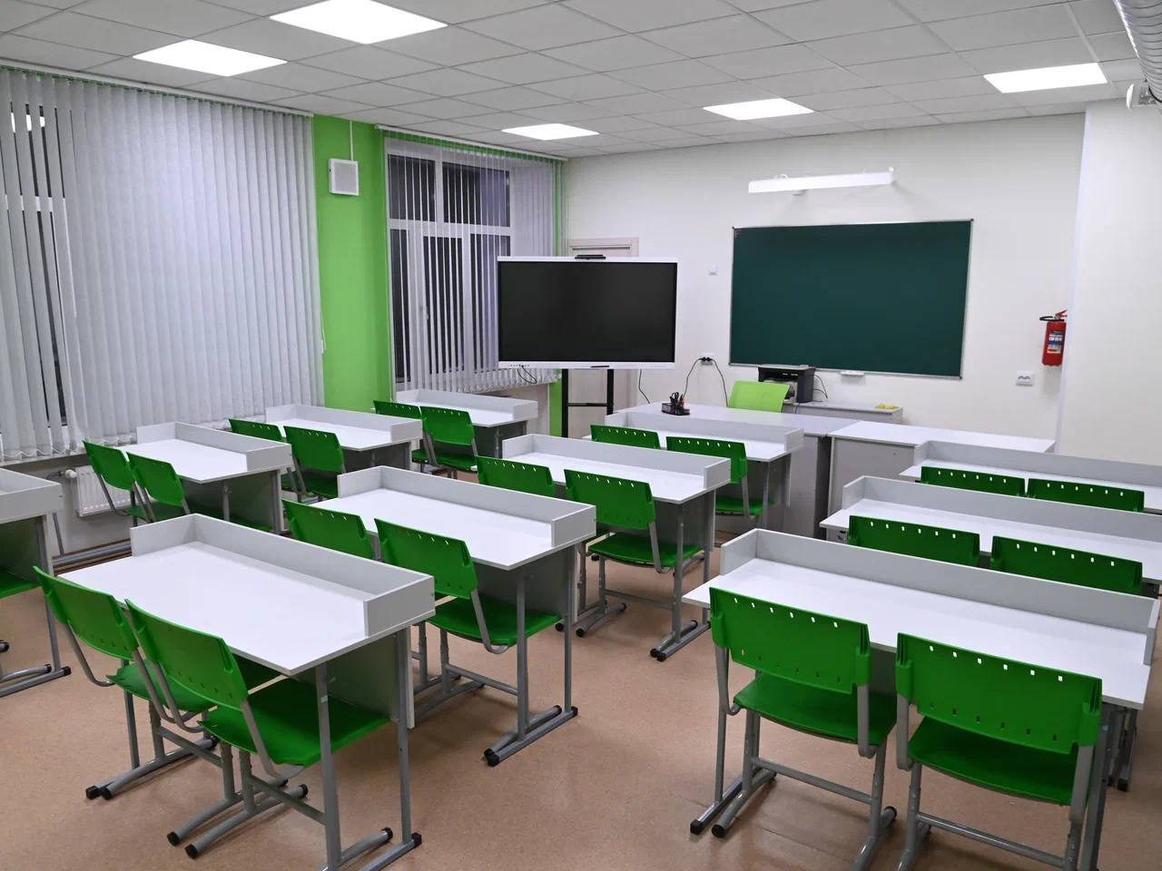 Виталий Хоценко оценил обновлённую школу в Тарском районе Виталий Хоценко оценил обновлённую школу в Тарском районе