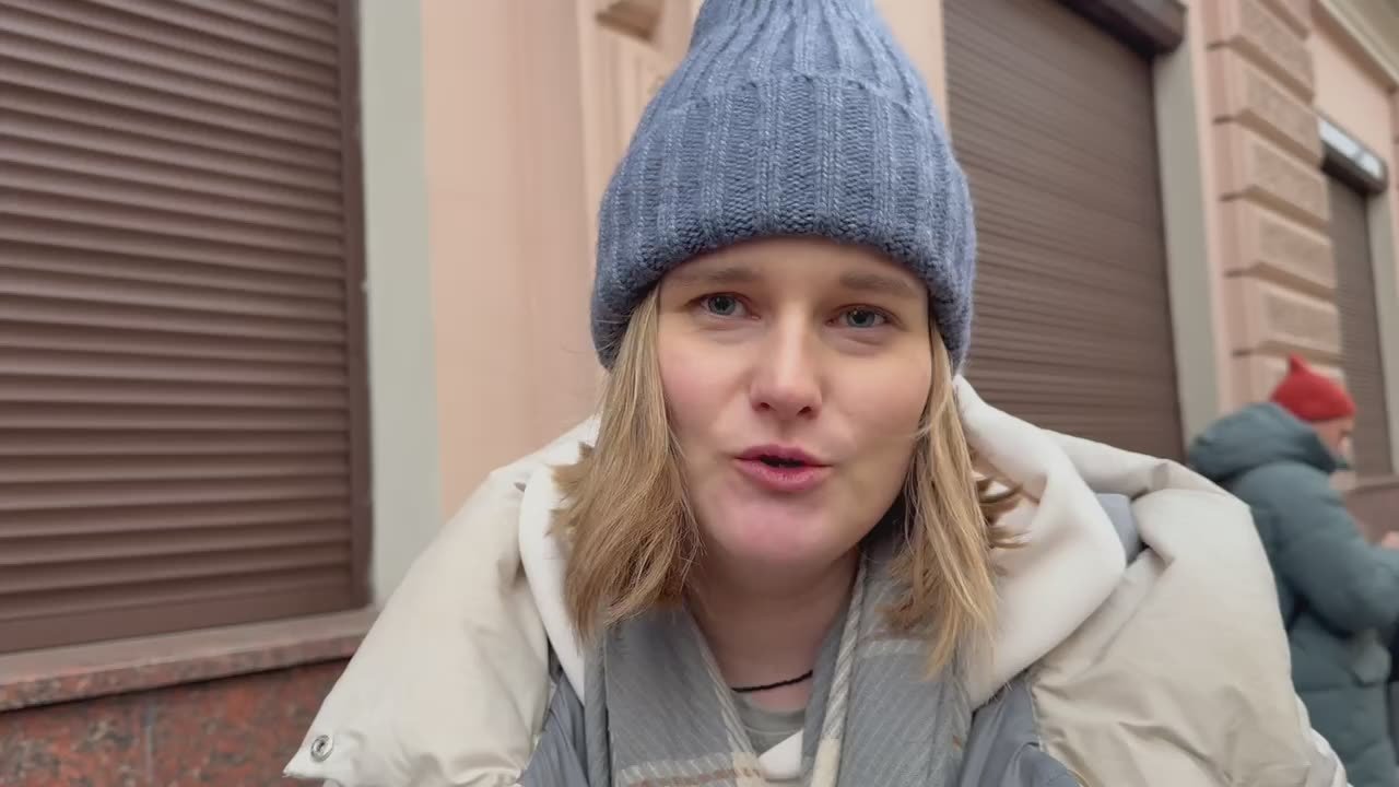 Виктория Мельникова: А вот какой раздаточный материал выдают журналистам, аккредитованным на «Итоги года с Владимиром Путиным»