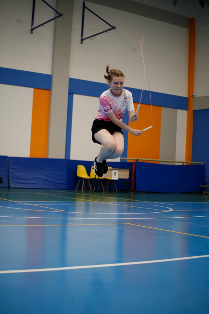 В Омске в рамках фестиваля по роуп-скиппингу «Сибирский вызов» состоялись областные старты по спортивной скакалке В Омске в рамках фестиваля по роуп-скиппингу «Сибирский вызов» состоялись областные старты по спортивной скакалке