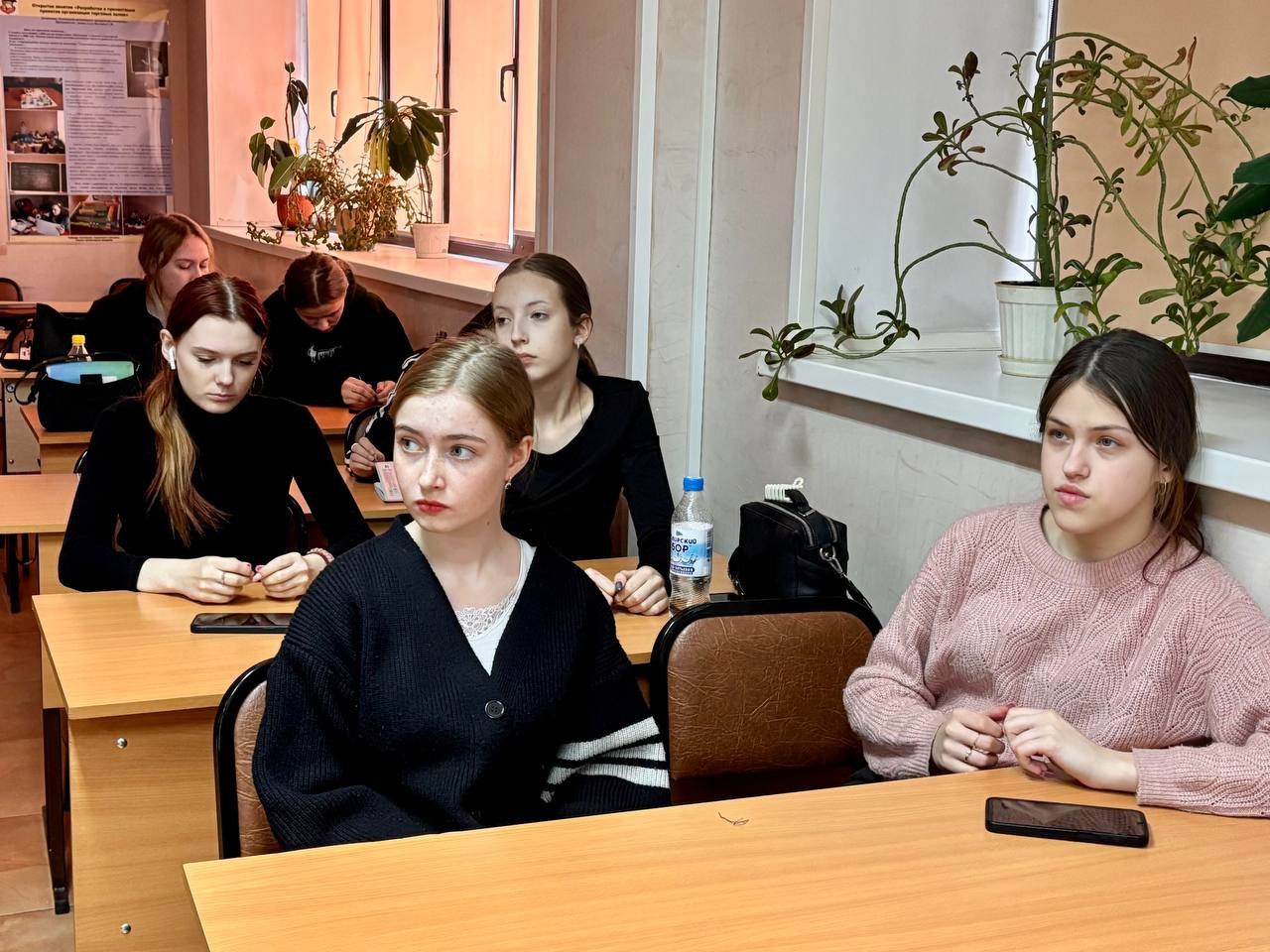 Завершающий выезд «Демографического десанта» в 2025 году прошёл в Омской гуманитарной академии Завершающий выезд «Демографического десанта» в 2025 году прошёл в Омской гуманитарной академии