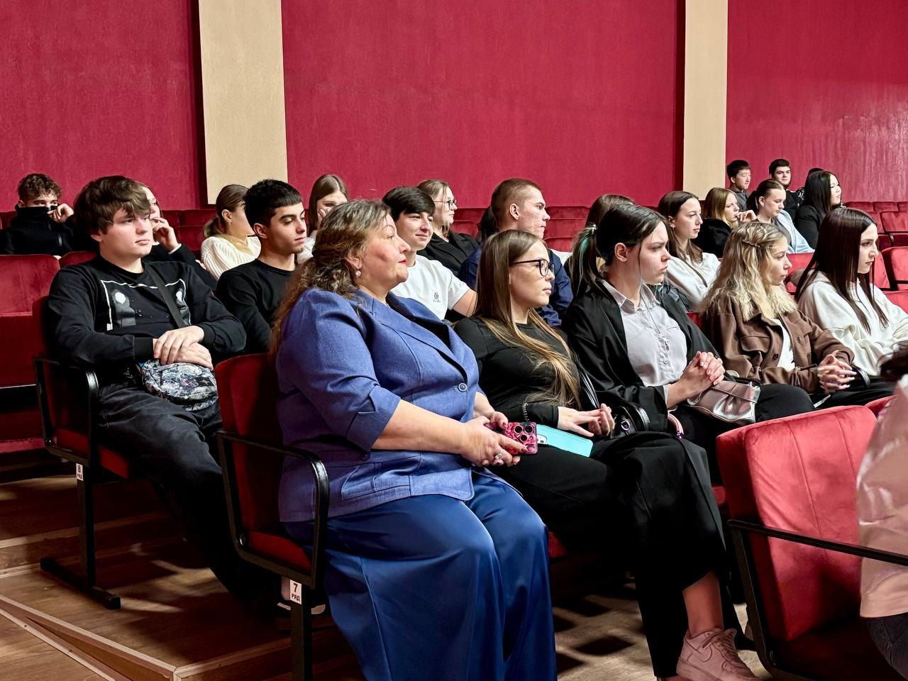 Завершающий выезд «Демографического десанта» в 2025 году прошёл в Омской гуманитарной академии Завершающий выезд «Демографического десанта» в 2025 году прошёл в Омской гуманитарной академии