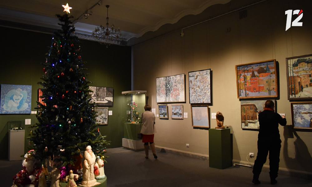 Искусство вокруг новогодней ёлки: в музее имени Врубеля открылась выставка «От 0°и ниже. Художники о зиме» 0+