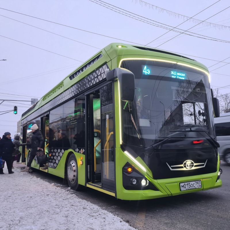 На улицы Омска вышел электробус «Генерал»