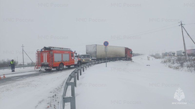 Шесть человек погибли в ДТП на трассе Р-402 в Любинском районе Омской области, еще пять получили травмы, сообщили ТАСС в ГУ МЧС по региону