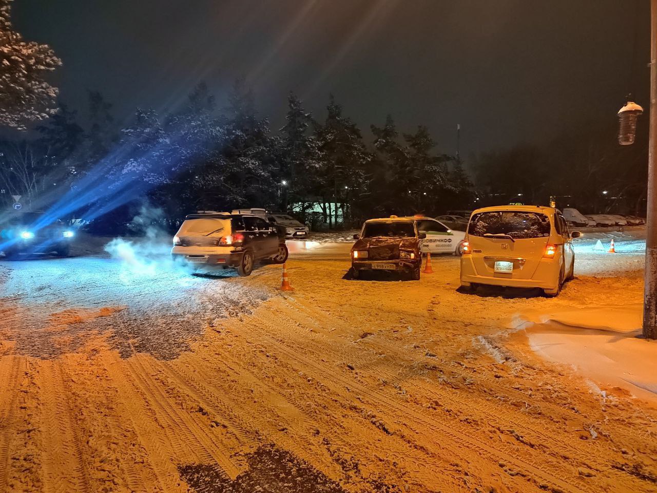 Вчера, в 21:10 часов в Госавтоинспекцию поступило сообщение о ДТП, в котором пострадал несовершеннолетний Вчера, в 21:10 часов в Госавтоинспекцию поступило сообщение о ДТП, в котором пострадал несовершеннолетний