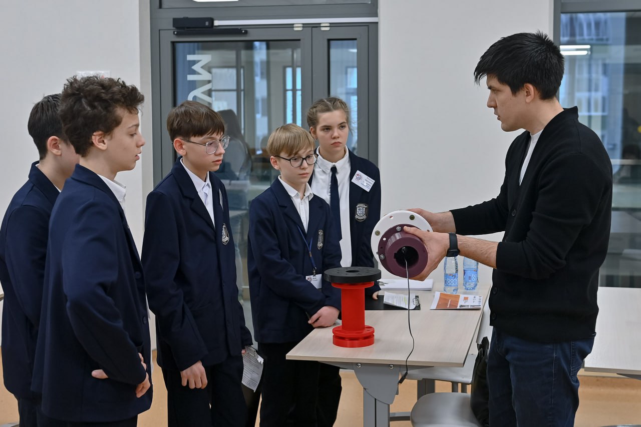 Технологический лицей «Авангард» стал оператором сети школьных конструкторских бюро в Омской области Технологический лицей «Авангард» стал оператором сети школьных конструкторских бюро в Омской области