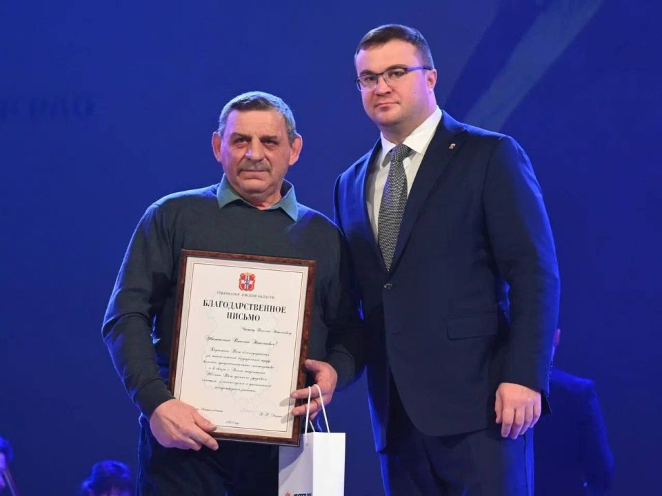 Губернатор Виталий Хоценко поздравил энергетиков с профессиональным праздником