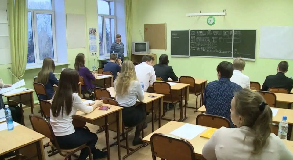 Выпускники омских школ успешно справились с итоговым сочинением