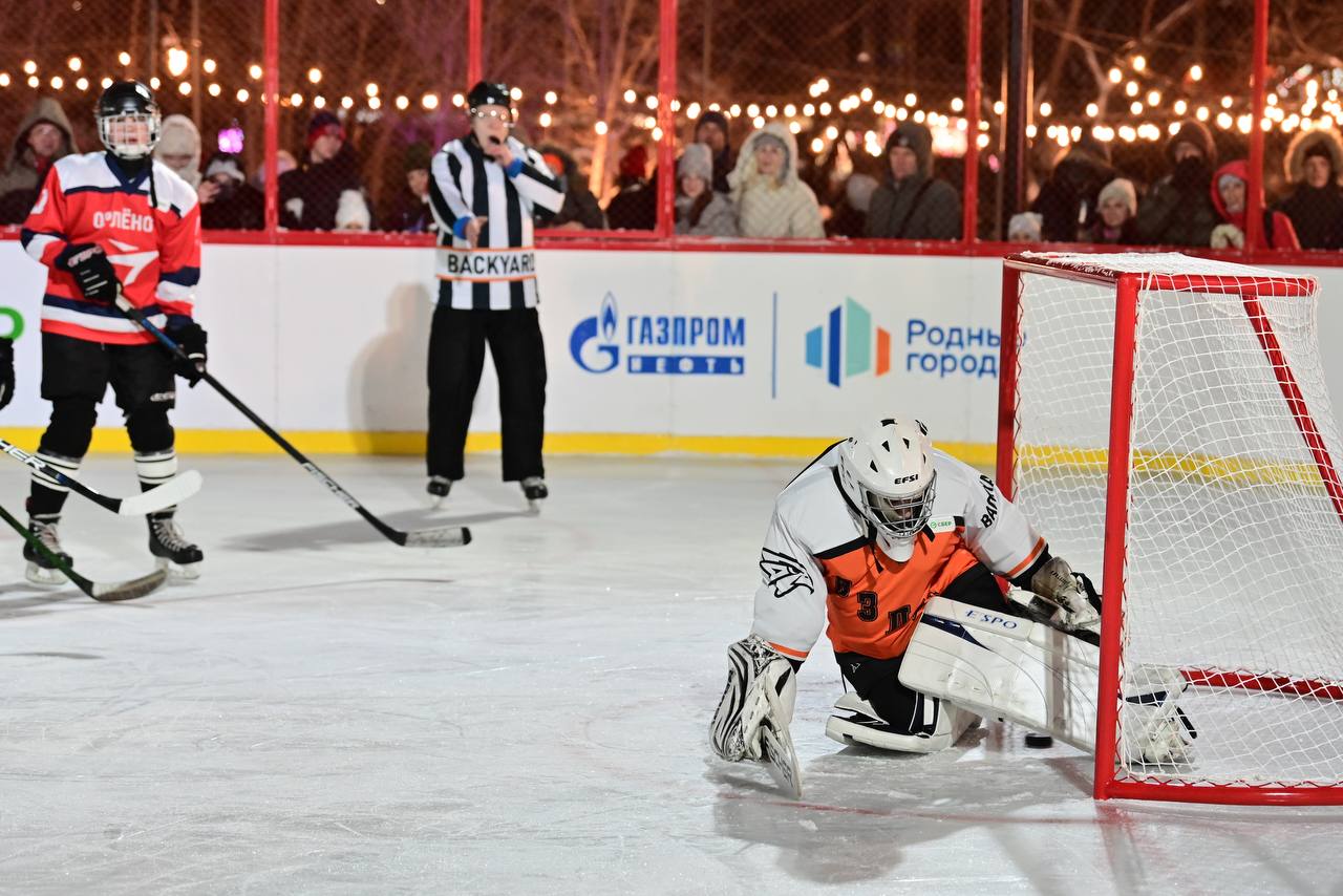В Омске состоялось открытие хоккейного турнира по дворовому первенству имени Станислава Первушина В Омске состоялось открытие хоккейного турнира по дворовому первенству имени Станислава Первушина