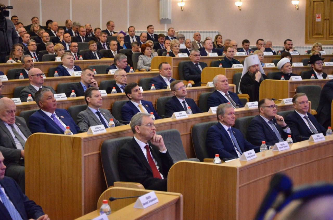 Виталий Хоценко: Сегодня в бюджетном послании Законодательному собранию обозначил главные цели, достижение которых требует ежедневного труда и тщательной работы всей команды. Виталий Хоценко: Сегодня в бюджетном послании Законодательному собранию обозначил главные цели, достижение которых требует ежедневного труда и тщательной работы всей команды.