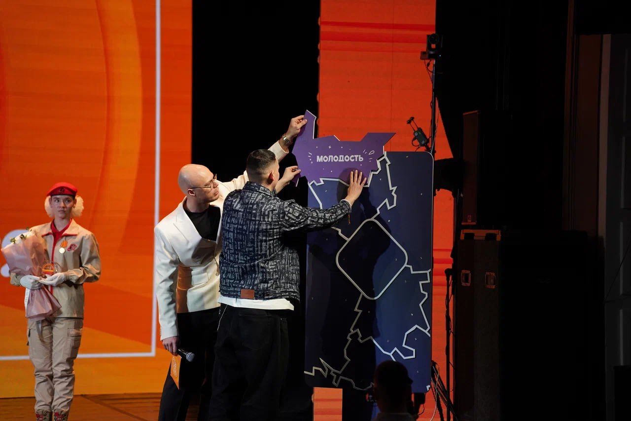 Шарик с пожеланиями солиста группы «5 УТРА» украсит елку на Зимнем Любинском Шарик с пожеланиями солиста группы «5 УТРА» украсит елку на Зимнем Любинском