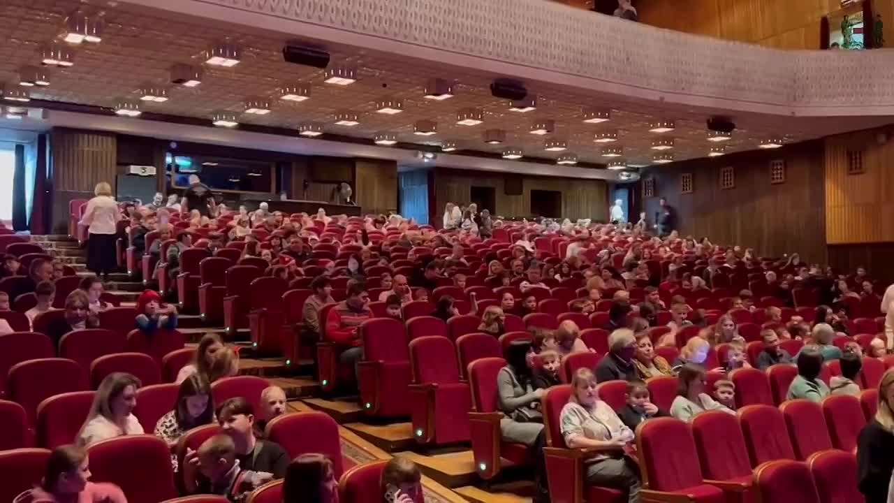 В разных округах Омска прошли благотворительные новогодние мероприятия для детей из семей участников СВО, а также ребят, оказавшихся в трудной жизненной ситуации