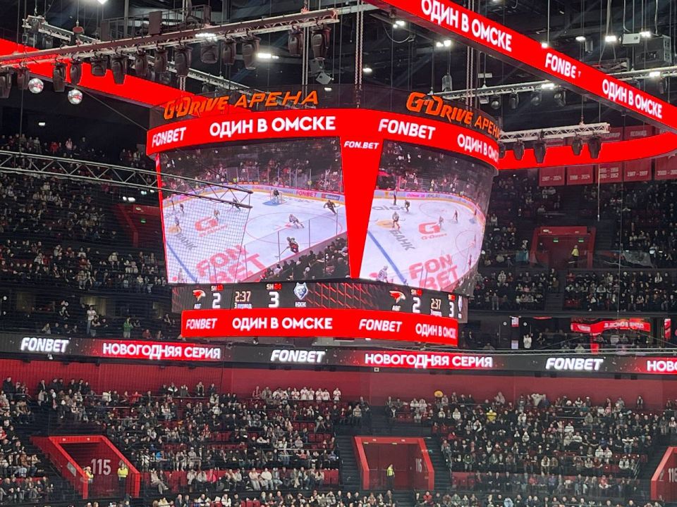 А теперь все по-честному. Хоккеисты «Нефтехимика» все же забрасывают третью шайбу