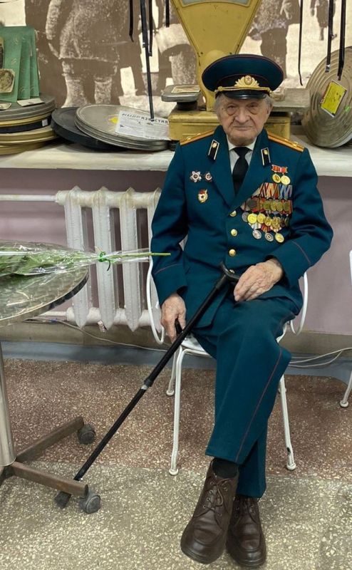 �������� ������� ������������� ����� ������� ���������� ������� ������� 100-������ ������