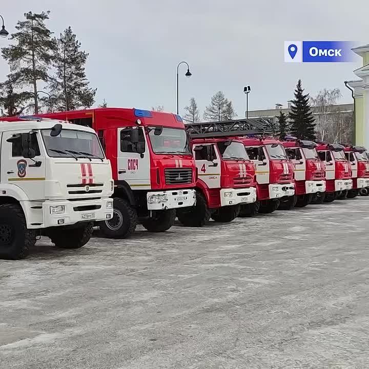 Виталий Хоценко: Поздравил омских спасателей с 35-летием МЧС России и совместно с начальником Главного управления МЧС России по Омской области Владиславом Викторовичем Колодинским