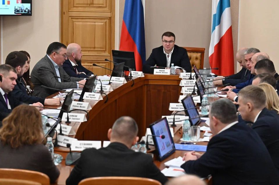 Виталий Хоценко провел итоговое заседание стройштаба и вручил государственные награды