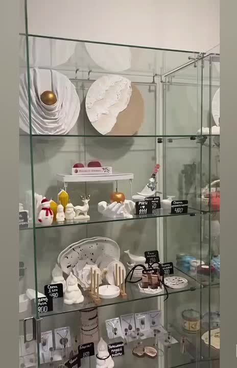 «Капли Иртыша» и ароматы городских районов: команда студии «Эклерка» создает уникальные сувениры и вдохновляет людей